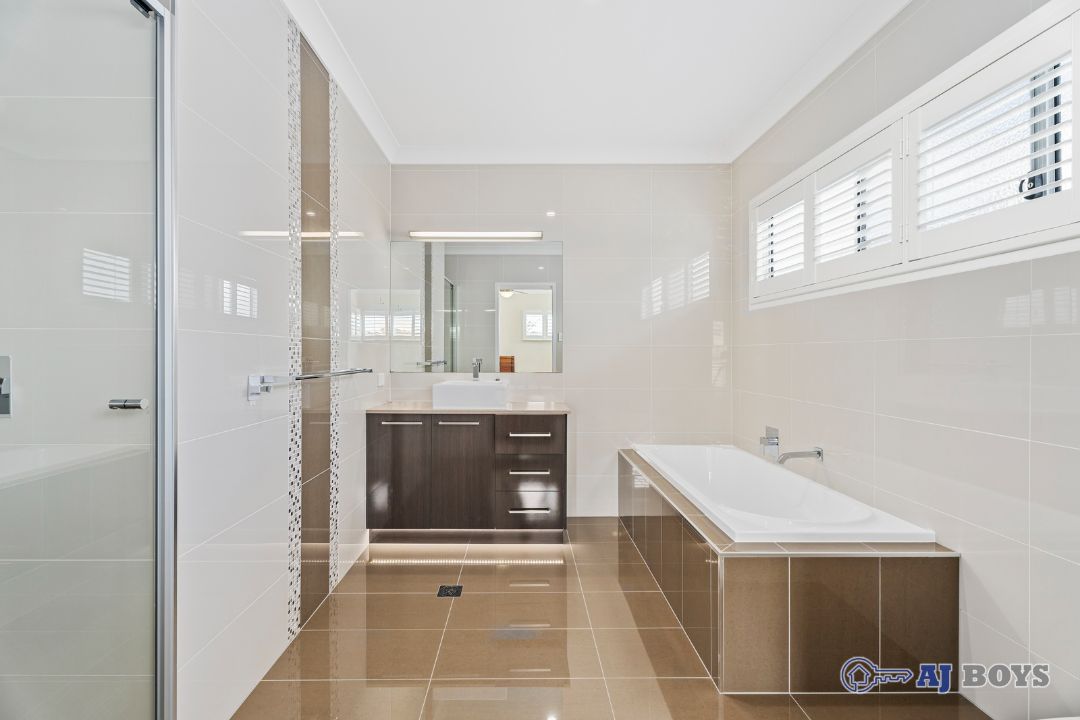 013_Open2view_ID920944-7643_Fairway_Boulevard.jpg