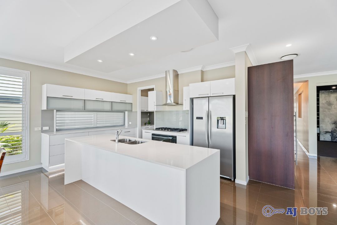 005_Open2view_ID920944-7643_Fairway_Boulevard.jpg