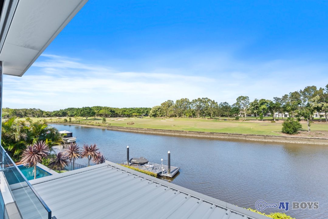 018_Open2view_ID920944-7643_Fairway_Boulevard.jpg