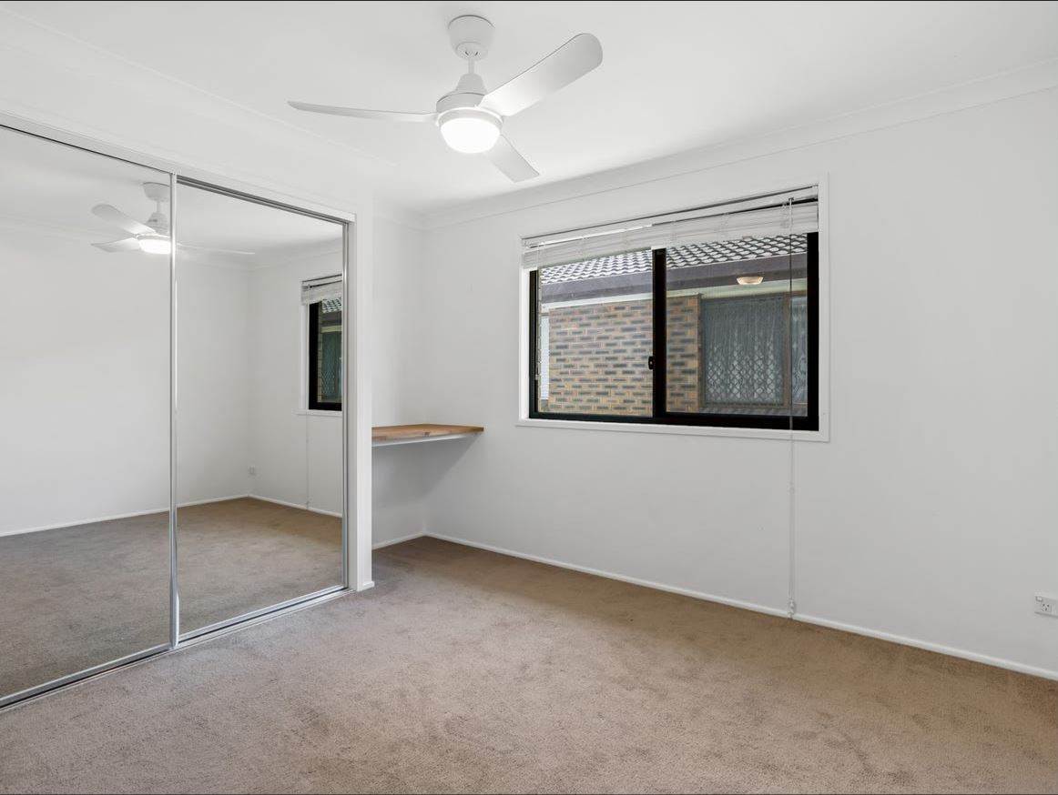 bedroom 2.JPG